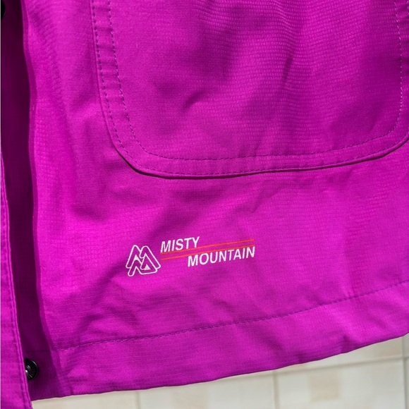 Misty Mountain Women's Waterproof Fuschia Rain Jacket Size Medium Like New - Picture 3 of 12